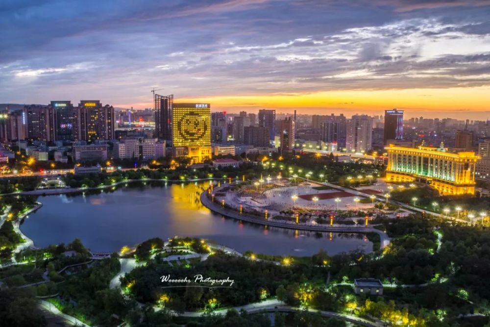 是新疆首府乌鲁木齐市的城市标志性建筑