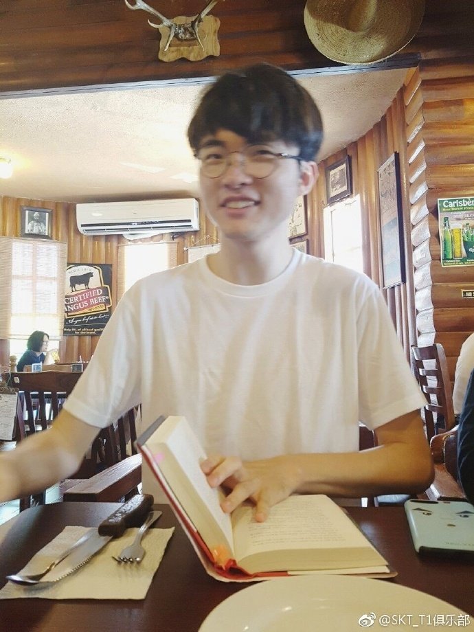 faker高清壁纸手机壁纸,faker壁纸 来和faker一起读名著 看看李哥的书单里都有什么?