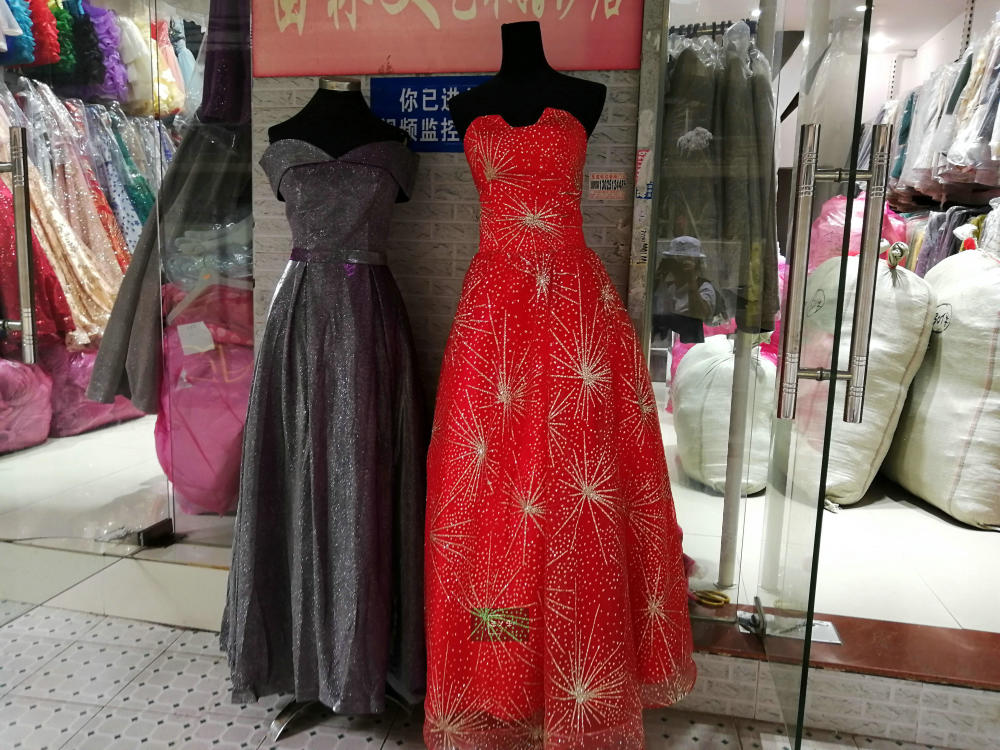 实拍华南最大规模的婚纱一条街旁的老街片区,广州一个