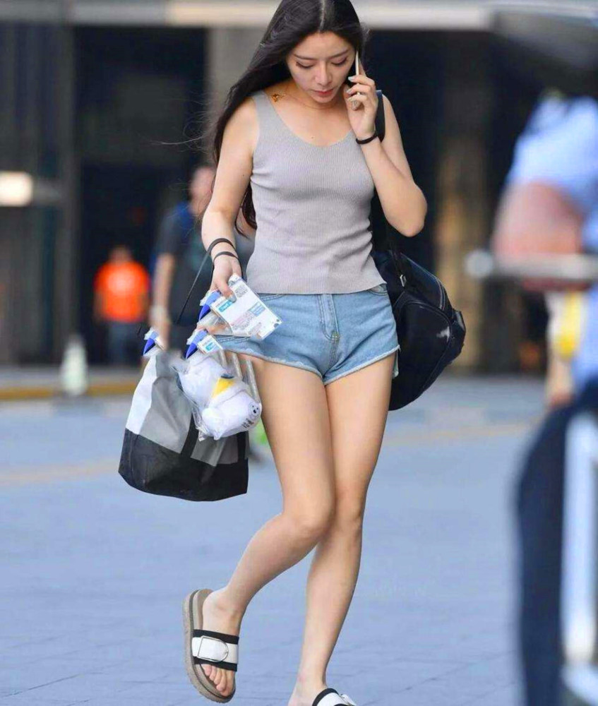 男生一般喜欢这几种体型的女生,第二个女生害怕但男生