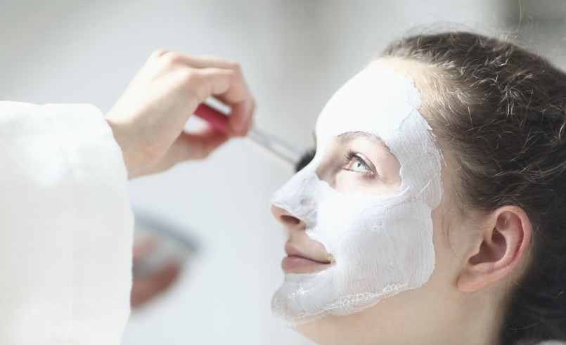 冬天每天敷面膜真的ok吗?清洁类面膜要适中,有