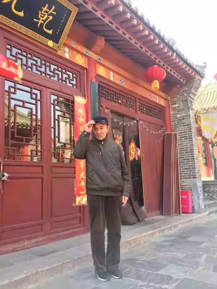 阳泉一老人昨日下午在四矿口走失,现家属着急万分!
