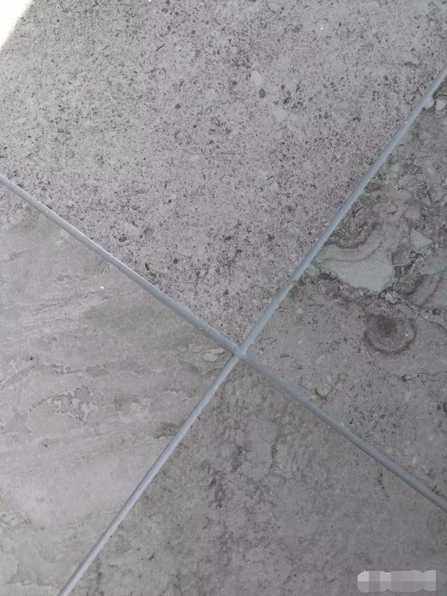 灰色的地板砖 用什么颜色的美缝剂比较好看 这三个大都不知道 看点快报