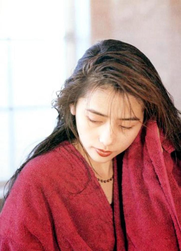 她是昭和时代的美女 被称为日本偶像派的 最后一个奇迹 看点快报