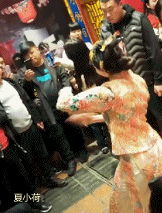 9.这是我见过最活泼可爱的新娘子了!