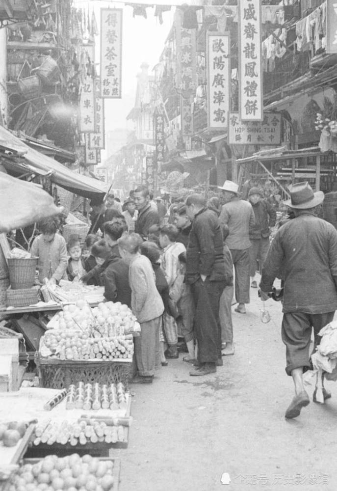 老照片:1950年代的中国香港人怎么过日子?想不到!