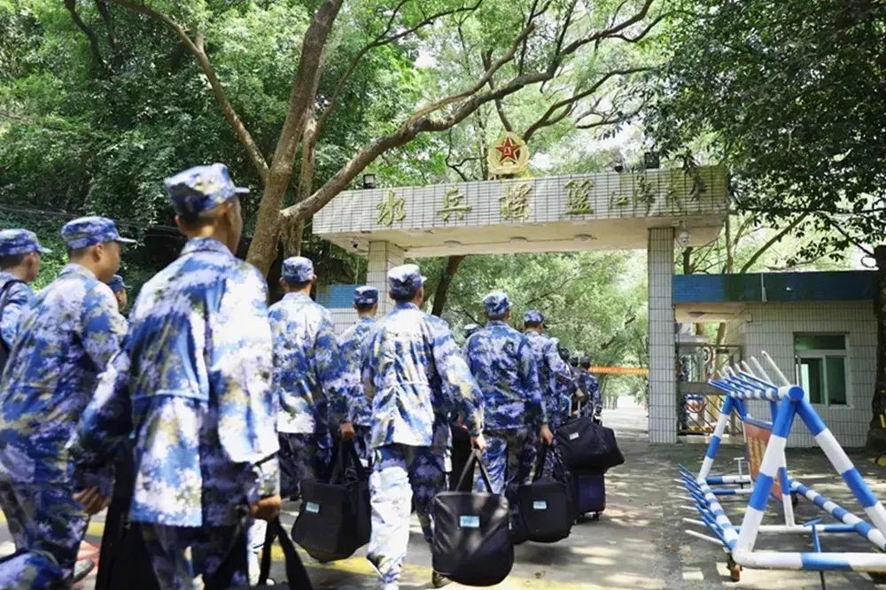该基地是南海舰队组织新兵入伍教育训练,水兵岗前培训和初级预选
