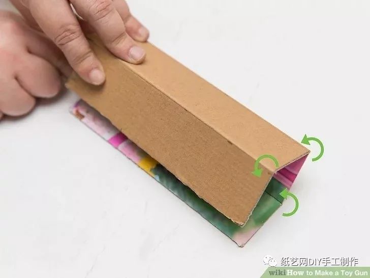 用快递的纸箱 diy 了一把"玩具枪",竟然还能