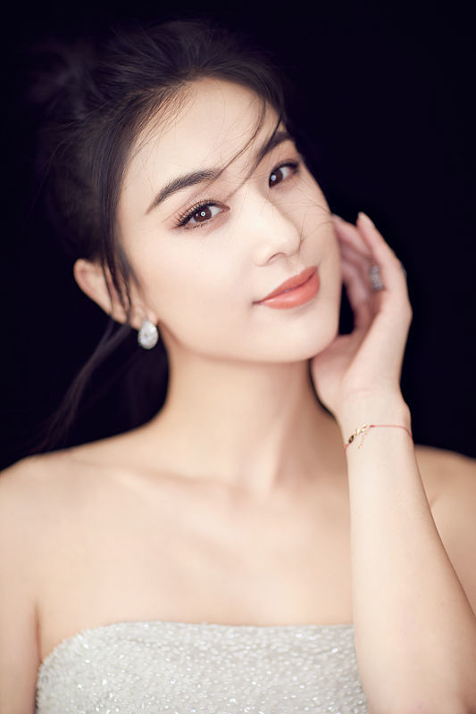 这一位美女35岁了还如此婀娜多姿,应该算是最美的星女郎!
