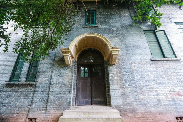是抗战陪都风格建筑的典型代表,也是重庆市优秀的历史建筑