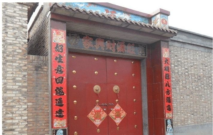 以上是为大家整理的农村大门风水禁忌知识,大门是纳气的关隘,关系一