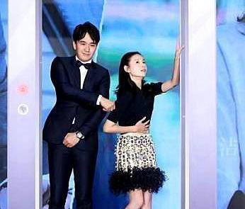 董洁狂撩翟天临,彼此的眼神里满满的都是爱,网