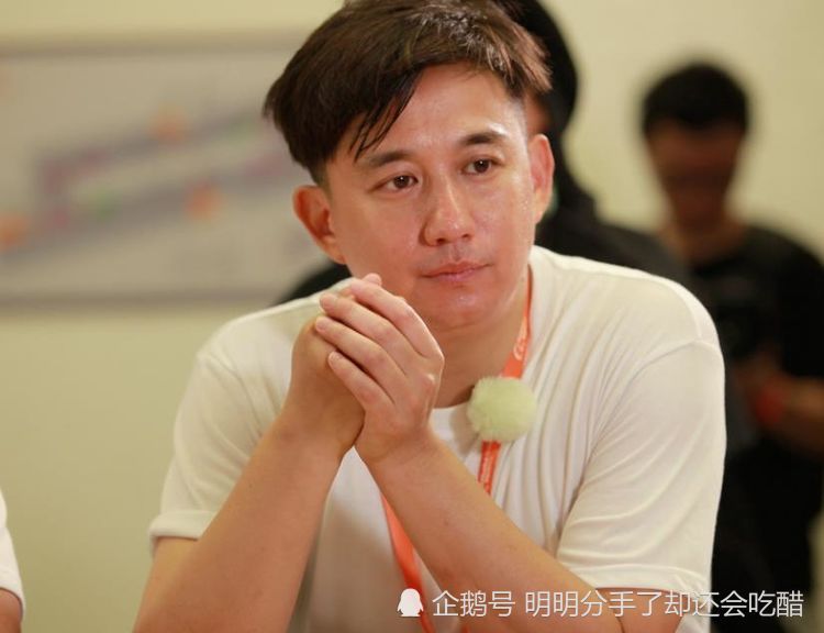 黄磊47岁生日,何老师早早发来祝福,短短几句话却十分暖心