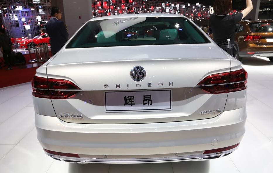 大众带字母200万的车图片，大众带字母是