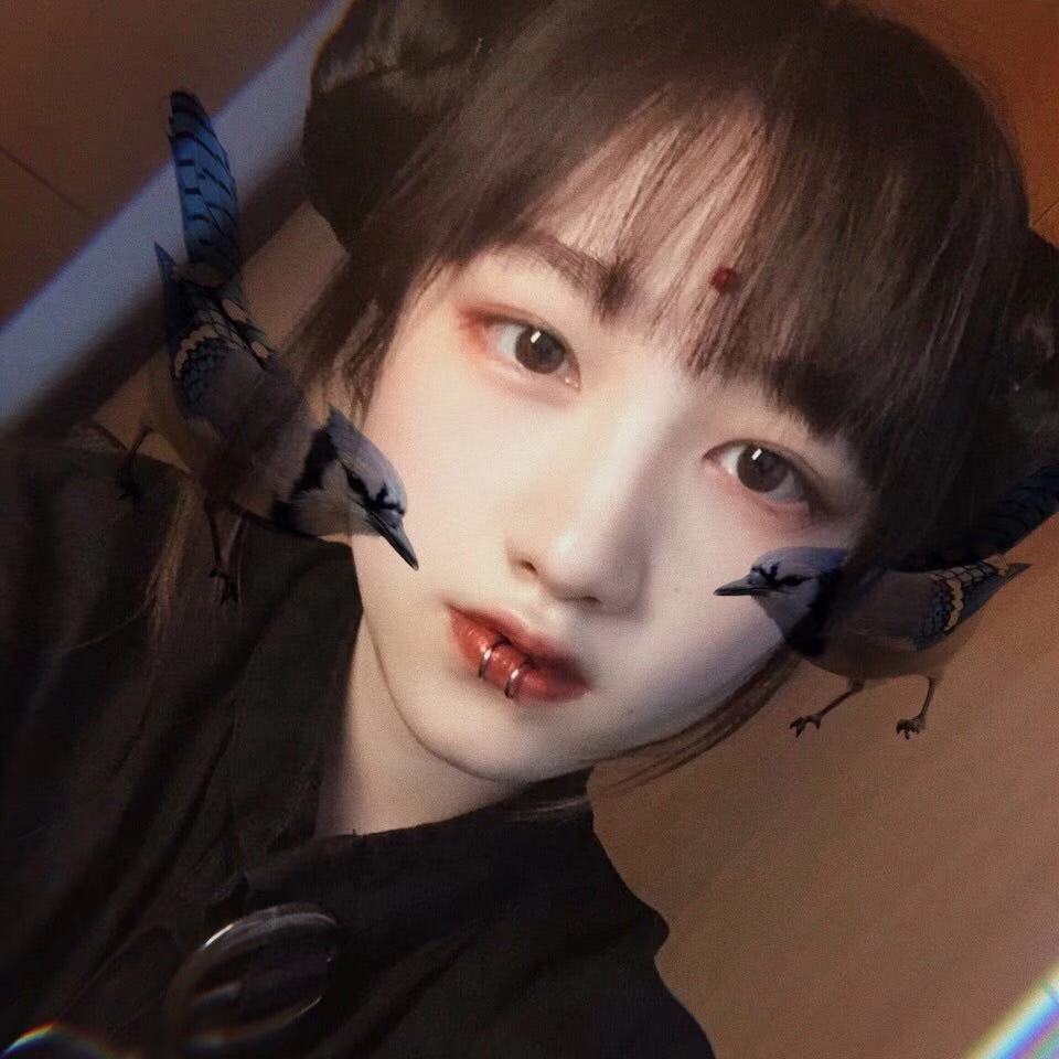 港风·复古·暗黑系女生头像:以后一定要成为他这辈子