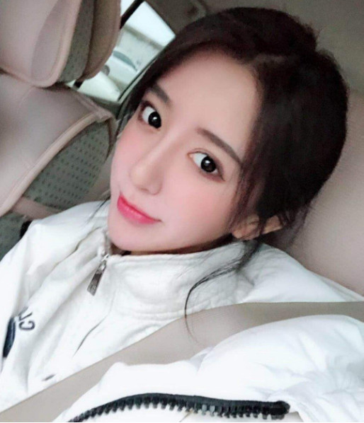 关于游戏的女主播,大家肯定就会想起来斗鱼呆妹儿小霸王了,她是一位