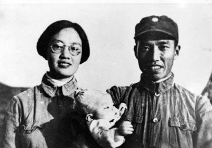 见字如面的节目中,张国立读了左权将军征战在外,给妻子刘志兰写的信