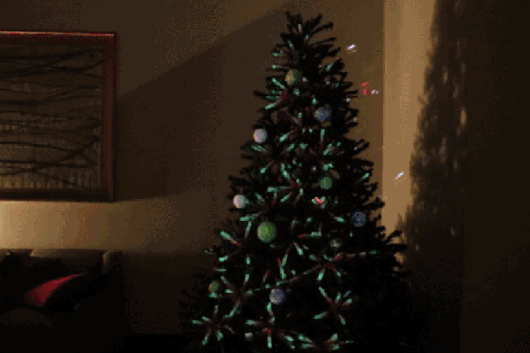 挂满金色小球的仿真圣诞树看腻了?来看这些创意之作