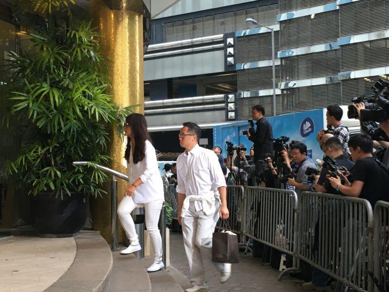 直击香港商业大亨郑裕彤追悼会现场