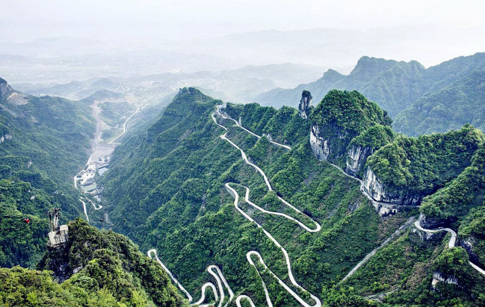 湖南一处有名的旅游景点,女生到这里游玩,最好别穿裙子