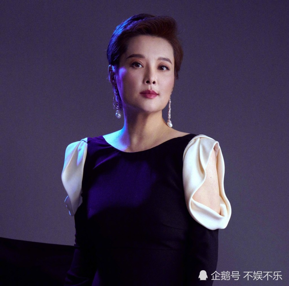 除金星外,另一位女星袁立也评价了吴秀波事件