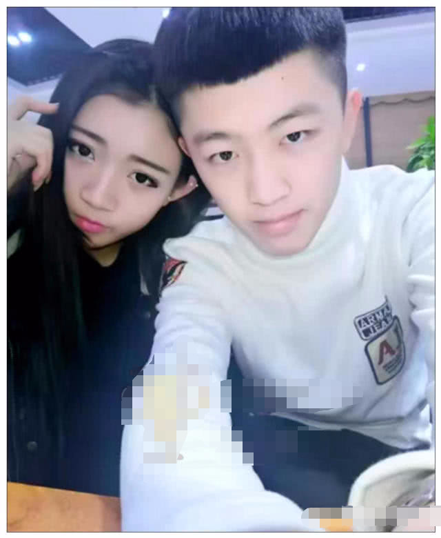 牌伊3周年纪念日,牌牌琦晒出初识合照,网友:激光雨鼻祖!