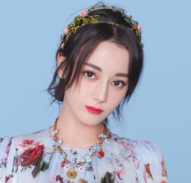 看到迪丽热巴的眼睛我被惊艳到了,网友:这眼睛也太美了吧!