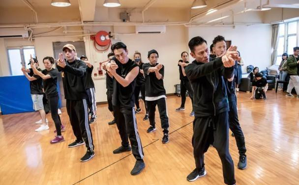 看天王的“魔鬼自律”，57岁刘德华为开演唱会坚持健身戒甜食