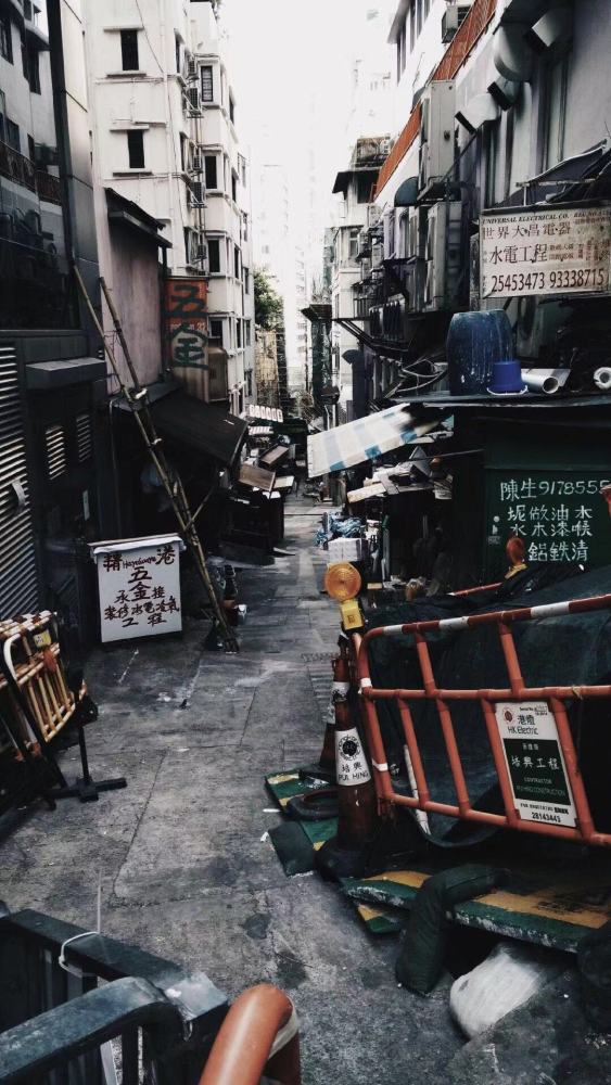 港风·复古·街景壁纸:没有谁能左右你的情绪 只是你不放过自己