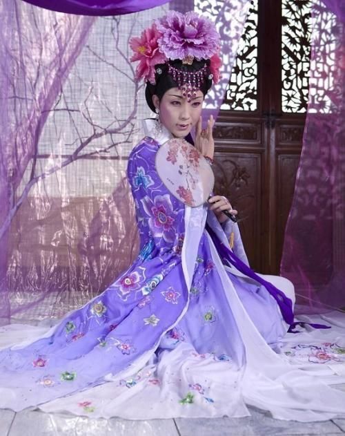 李玉刚,零绯闻,李玉刚妻子,反串艺人,乌克兰高官