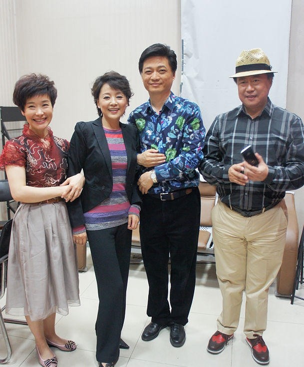 27岁那一年,张瑜嫁给了导演张建亚,在事业上张建亚也给了她很多的