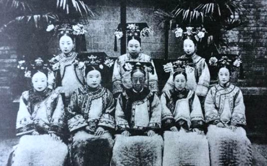 罕见清朝皇室女子照片:慈禧妹妹的气质出众,道光帝的女儿张这样