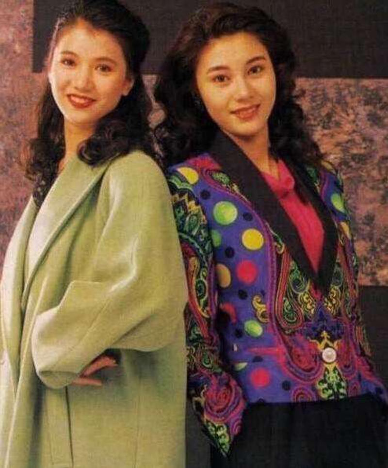 李嘉欣长得好看,气质也很好,只是一和她合照的时候,就