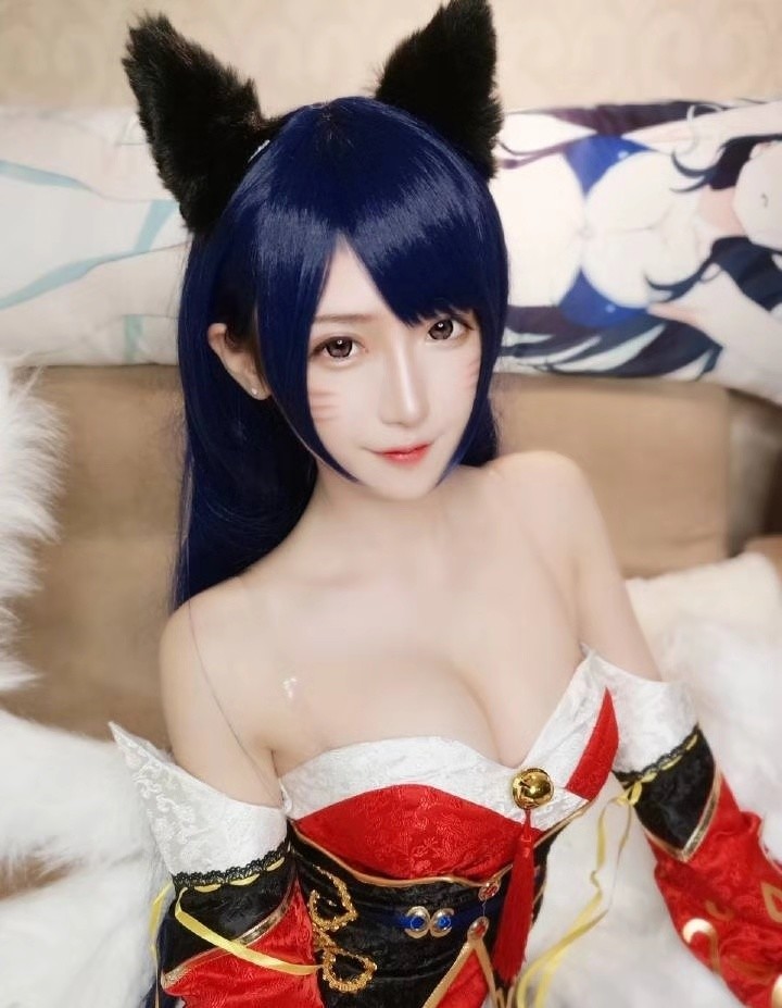 腐团儿cos阿狸又来啦!给你一箱营养快线你敢看吗?