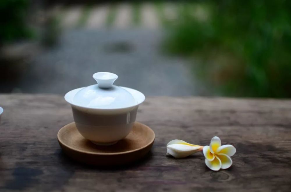 喝茶就是修禅,讲究的就是以一颗淡然寂寥的心,在不完美的生命中感知