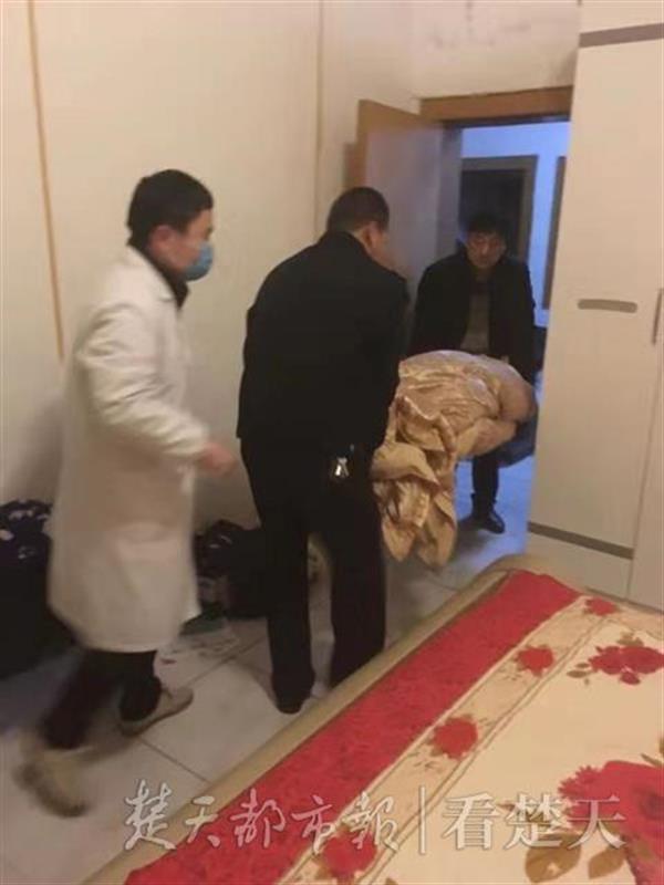 荆门一家四口深夜煤气中毒 其中2位老人口吐白沫