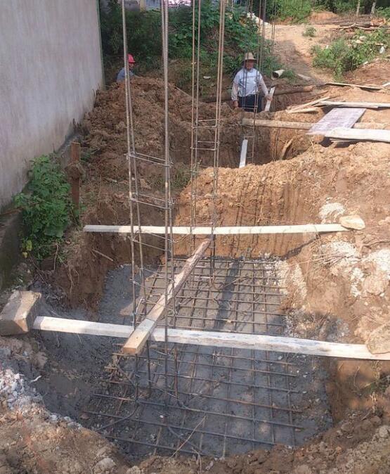 18万建一层别墅,因架高1.5米,12阶的入户台阶被邻居诟病