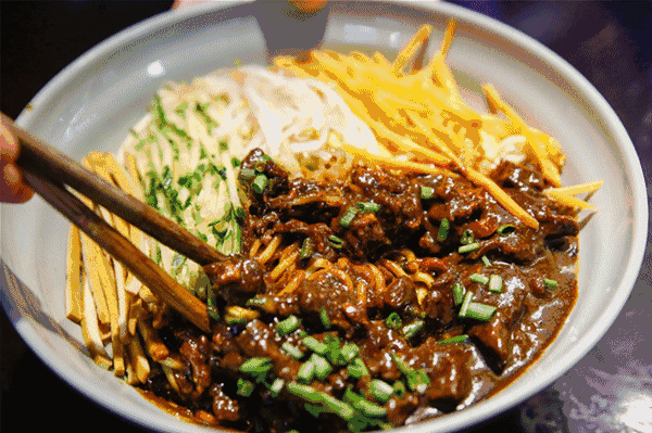 这个夏至,一南一北的面都全了,喜欢吃什么自己挑吧 !