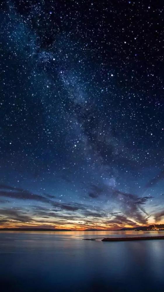唯美·星空·壁纸:知道你和星星的区别吗?它在天上,你