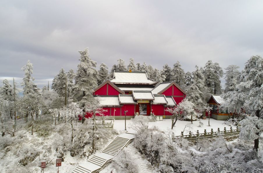 峨眉山最惊艳的寺庙,全都隐匿在白雪之间