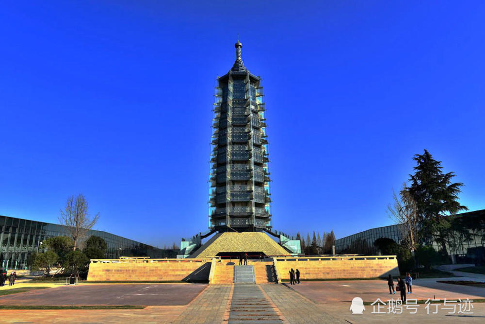 王健林为重建南京琉璃塔,捐了十亿,建好却面目全非