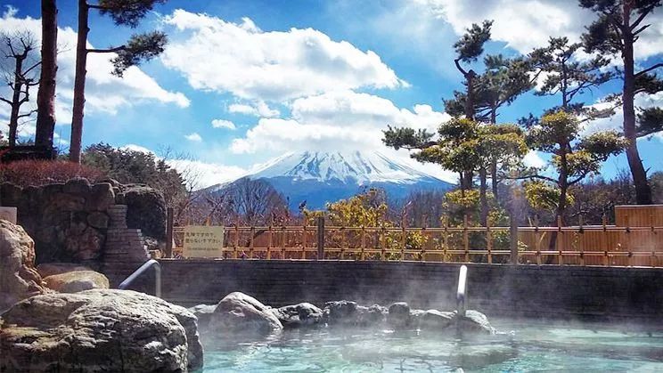 日本大温泉排行出炉 明年这些地方要被中国游客挤到池子里没水 看点快报