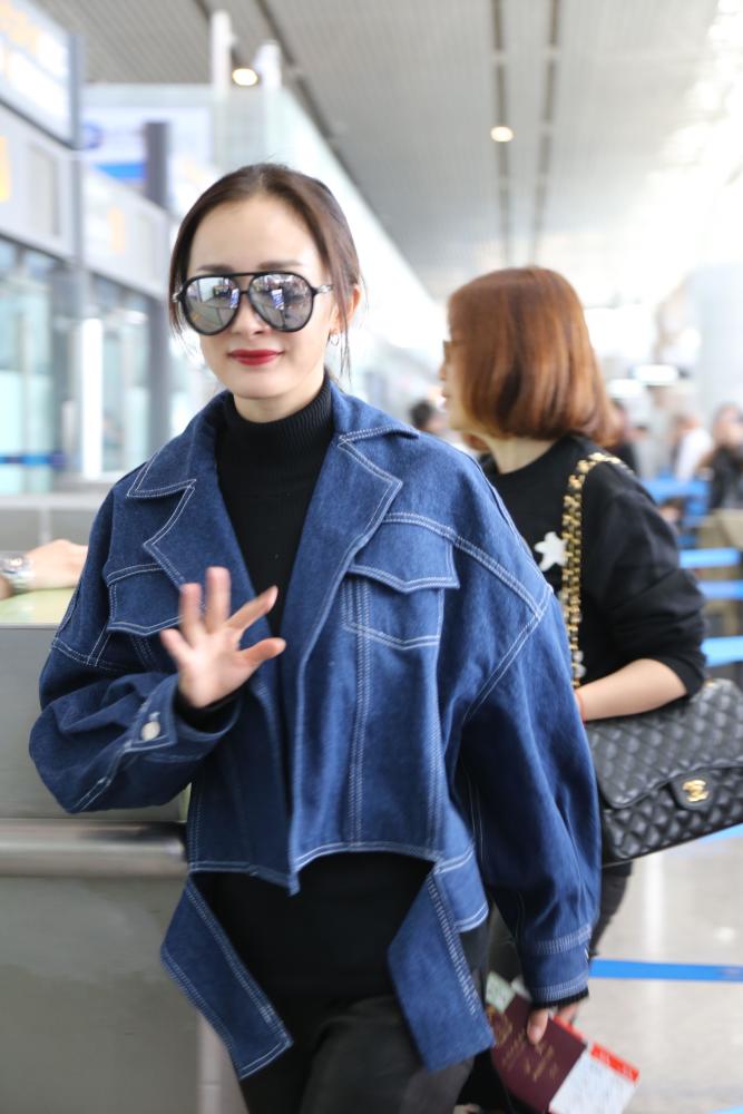 那么爱晒长腿的杨幂居然穿上长裤了？原因令人心疼！