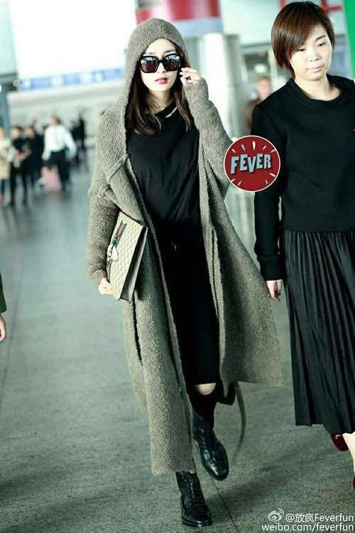 那么爱晒长腿的杨幂居然穿上长裤了？原因令人心疼！