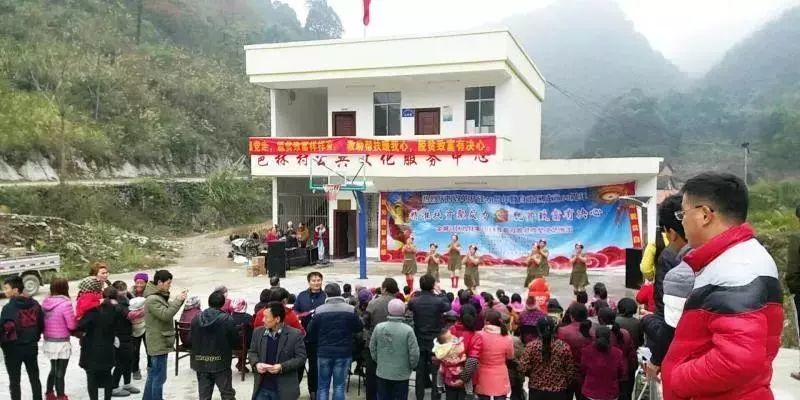 金城江区广泛开展脱贫攻坚大宣传活动