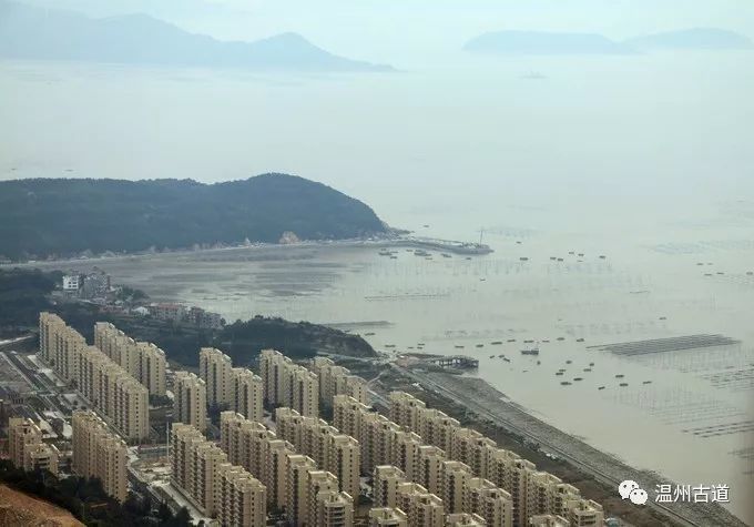 在洞头霓屿岛第一峰山尖看360度全景,将百岛尽收