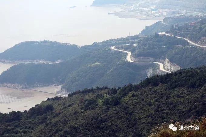 在洞头霓屿岛第一峰山尖看360度全景,将百岛尽收