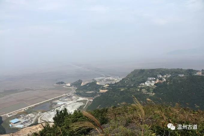 在洞头霓屿岛第一峰山尖看360度全景,将百岛尽收