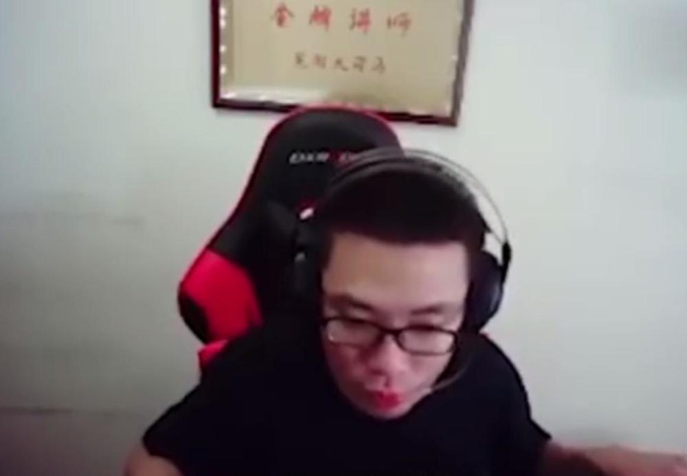 误会大司马了,过的一点都不苦,有钱却是真低调!