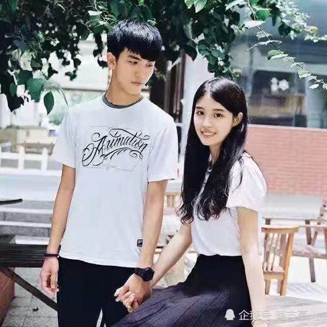 专属情侣间的小动作,"壁咚"只是正常操作,最后一种甜到齁